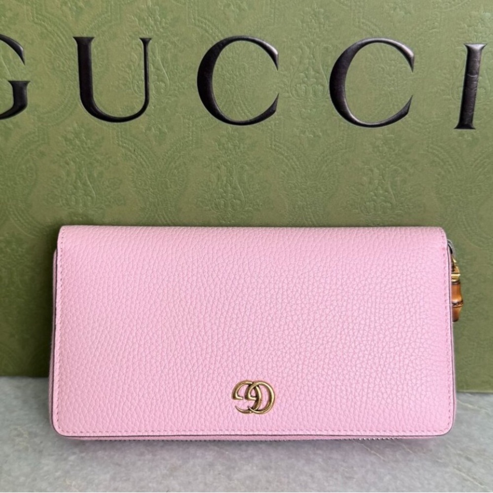 Gucci Pink Leather Wallet Clutch with Gold Logo